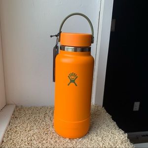 Hydro Flask Bonfire Orange Limited Edition NWT